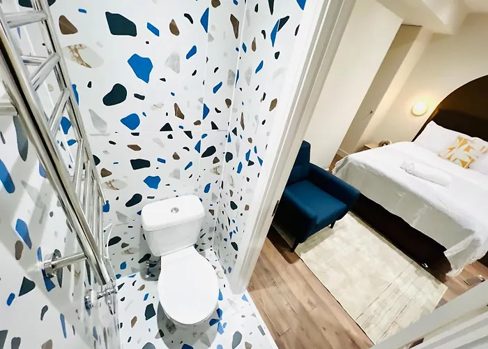 London Holly A Mini Studios Great Location For Tourist!!!